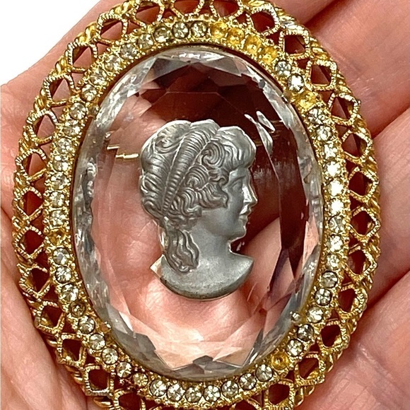 Intaglio Brooch Pin Oval Gold Tone Frame Rhinestones Large Flaw - Picture 7 of 10